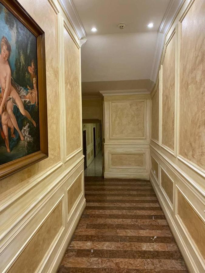 Leoton Chernivtsi Hotel Exterior foto